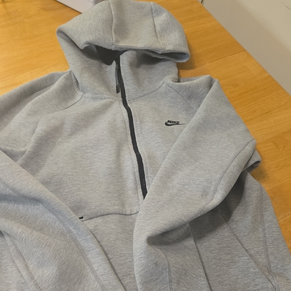 Nike Light Gray Full-Zip Hoodie - Picture 9 of 9